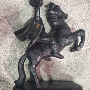 Headless Horseman statue